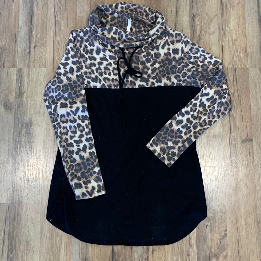 Cheetah sweatshirt